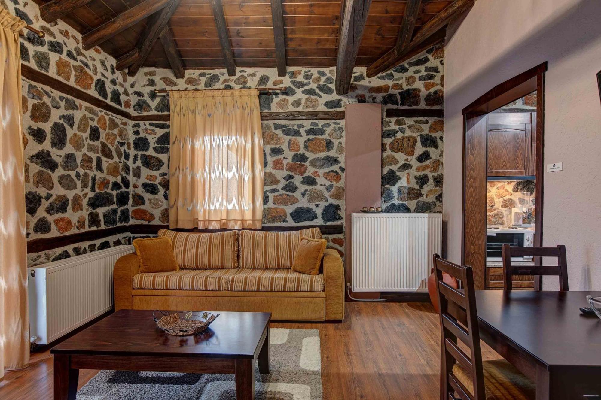 Xenonas Pantheon Appartement Agios Athanasios  Buitenkant foto