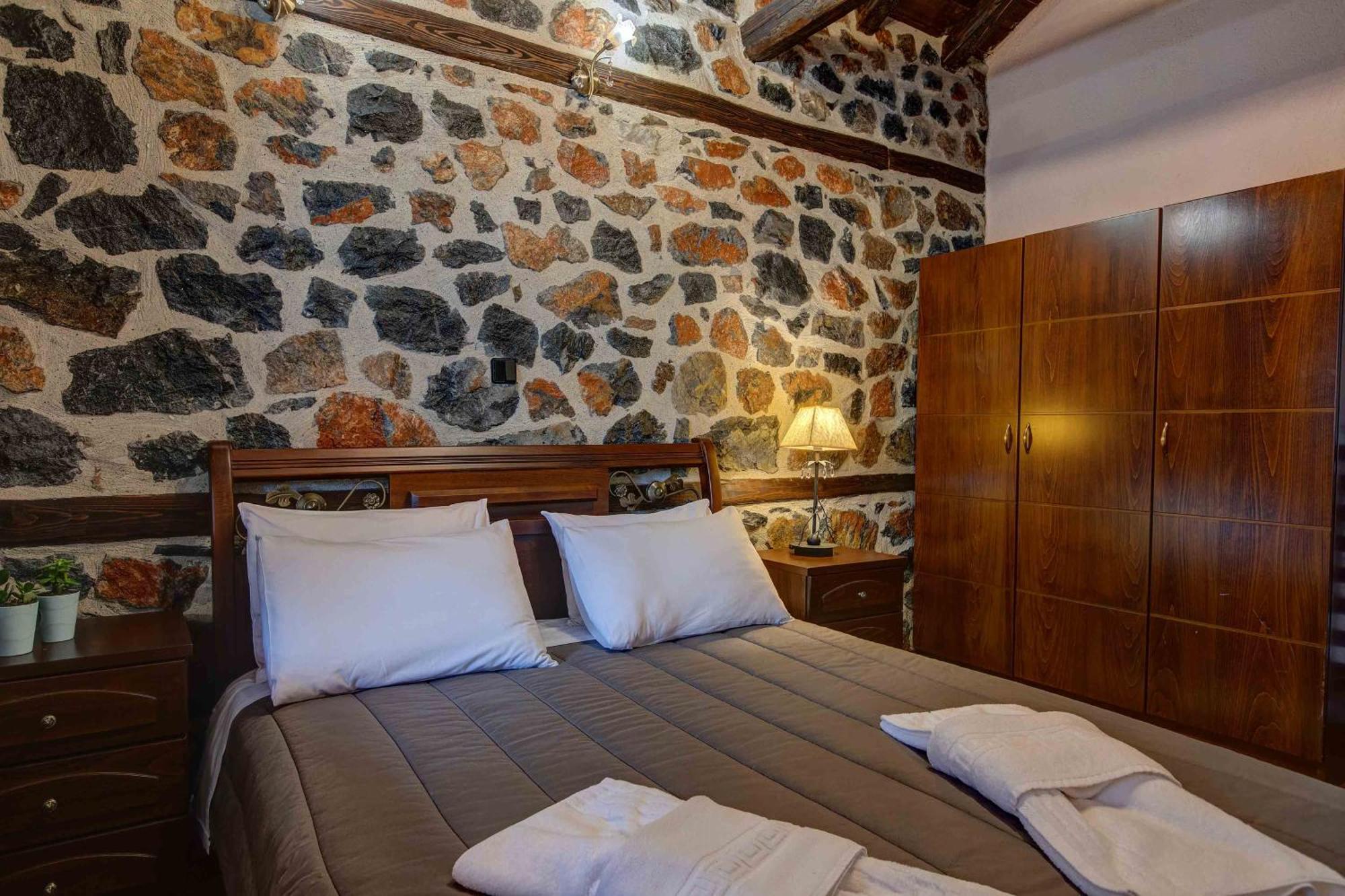 Xenonas Pantheon Appartement Agios Athanasios  Buitenkant foto