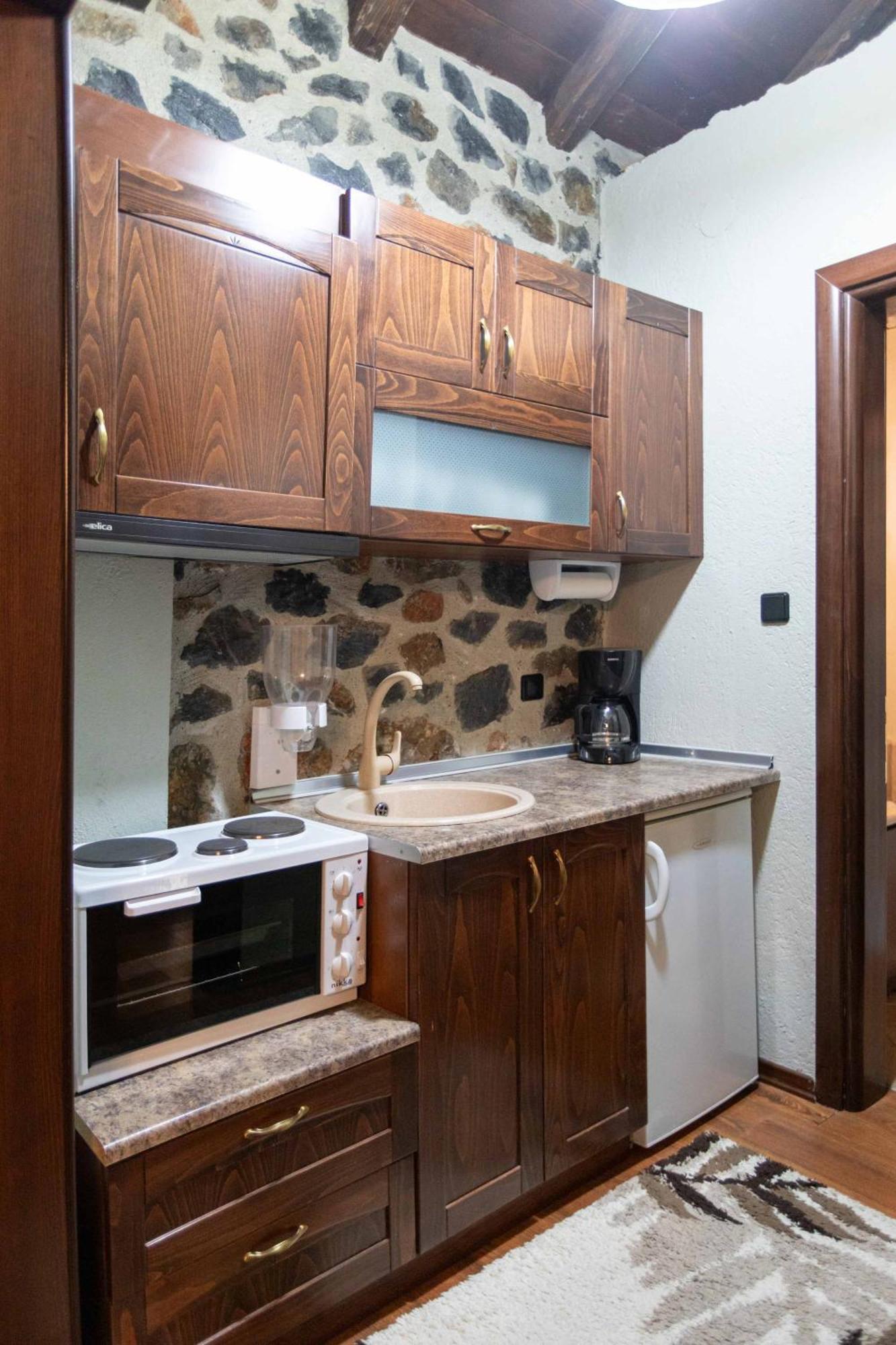 Xenonas Pantheon Appartement Agios Athanasios  Buitenkant foto