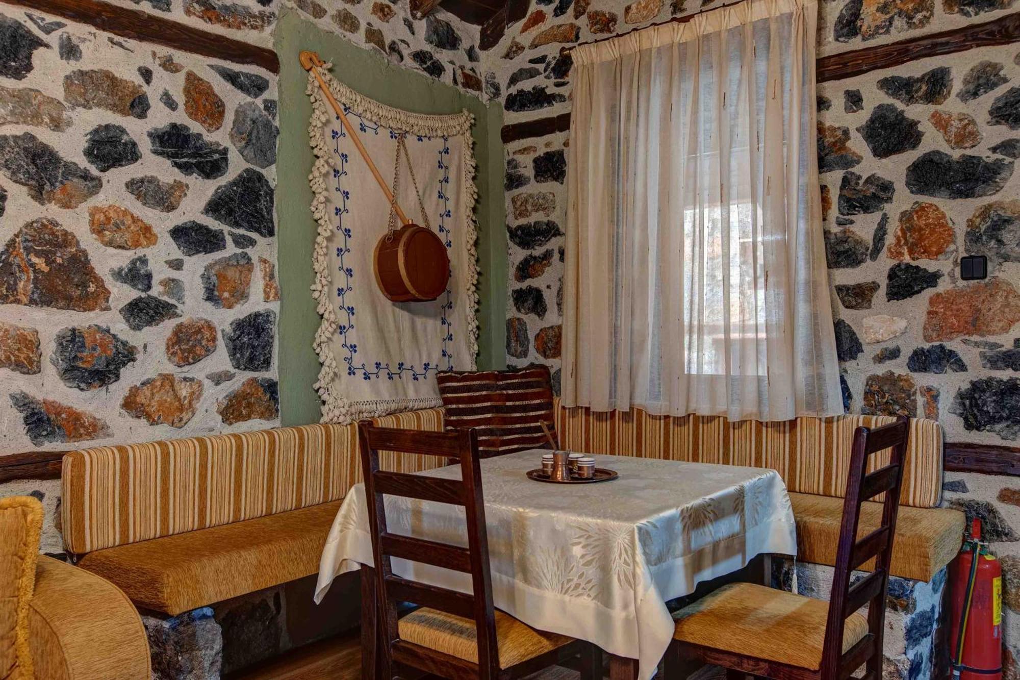 Xenonas Pantheon Appartement Agios Athanasios  Buitenkant foto